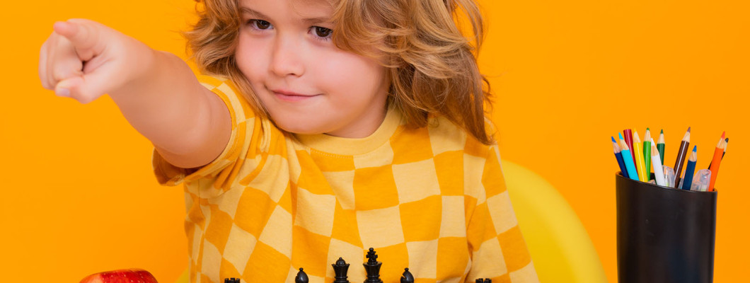 Wie wählt man die richtige Kleidung für Kinder bei nasskaltem Herbstwetter aus? Copy