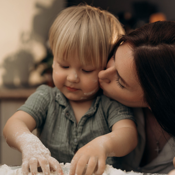 Slow Parenting: Warum entschleunigte Erziehung das schönste Geschenk für Ihr Kind ist