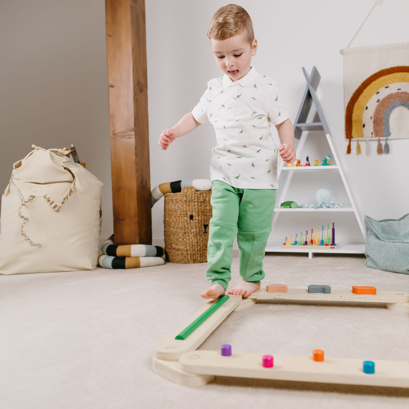 Wirkt sich positiv auf die Entwicklung der Füße, das Fußgewölbe und die richtige Körperhaltung aus Montessori Balancierbalken fördern die Entwicklung der grobmotorischen Fähigkeiten