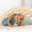 Fördert die Entwicklung der Grobmotorik und stärkt das Selbstbewusstsein. Die Montessori-Schaukel vereint Spielspaß mit positiver Förderung der körperlichen und geistigen Entwicklung.