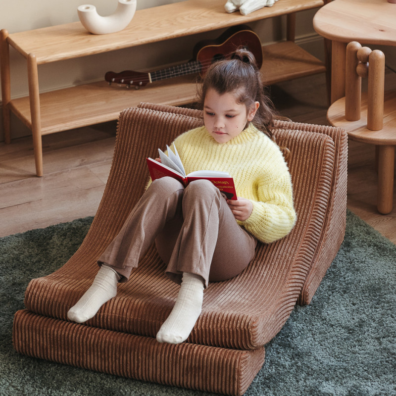 Ausklappbarer Kindersessel Wigiwama® - Toffee Moon Ausklappbarer Kindersessel Wigiwama® - Toffee Moon