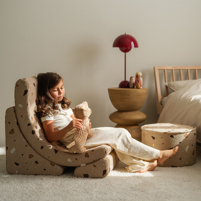 Ausklappbarer Kindersessel Wigiwama® - Terrazzo Sand Moon Ausklappbarer Kindersessel Wigiwama® - Terrazzo Sand Moon