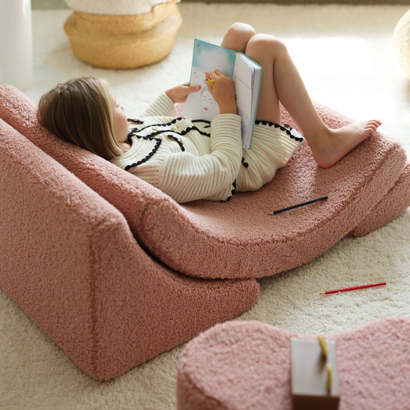 Ausklappbarer Kindersessel Wigiwama® – Guava Pink Moon Ausklappbarer Kindersessel Wigiwama® – Guava Pink Moon
