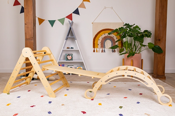 Kletterset Pikler S mit Montessori-Kletterbogen