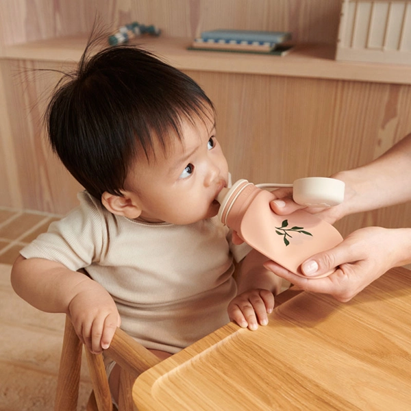 LIEWOOD Silikon Smoothie Flasche Lizzie 2er-Set Peach / Sea shell LIEWOOD Silikon Smoothie Flasche Lizzie 2er-Set Peach / Sea shell